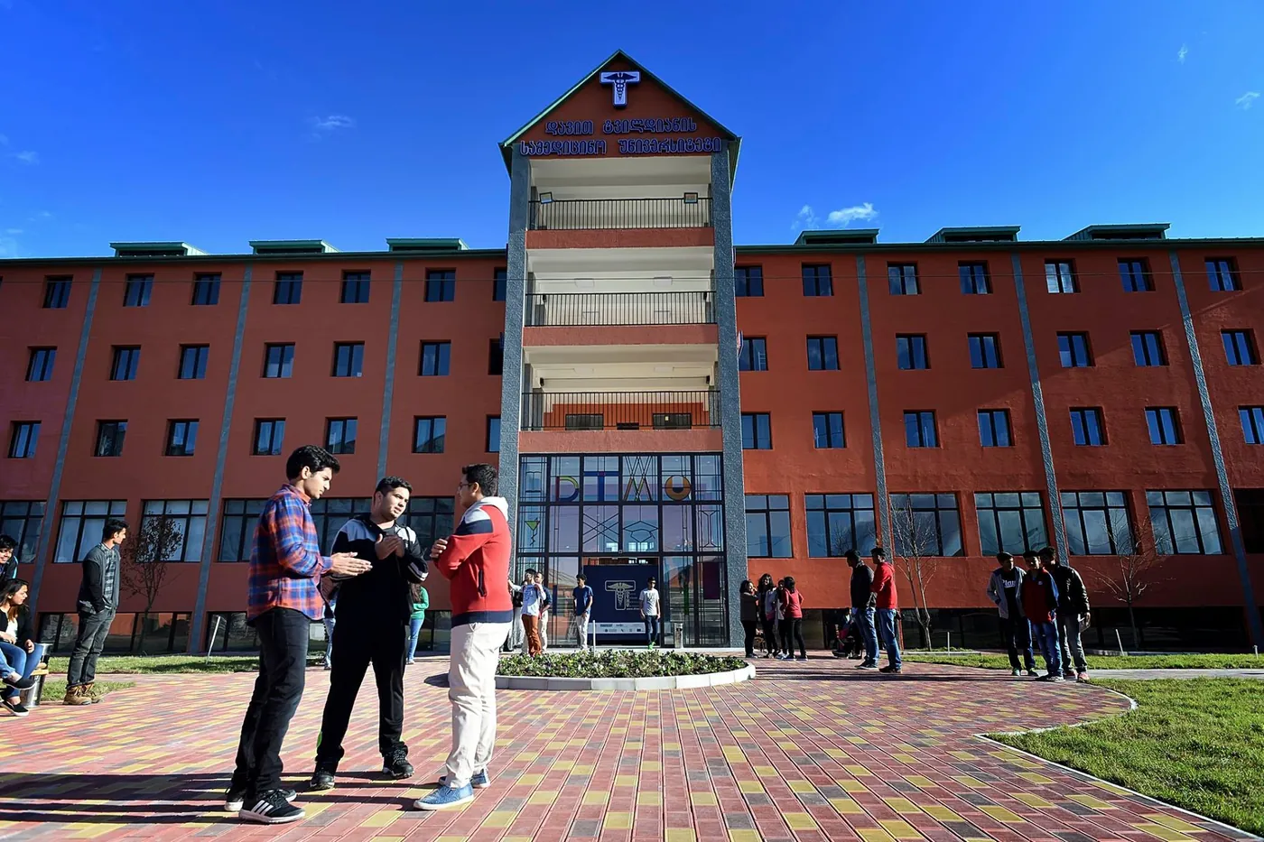 DTMU students on campus